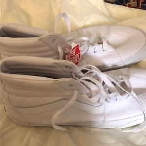 Vans Off the Wall All White high tops canvas shoes